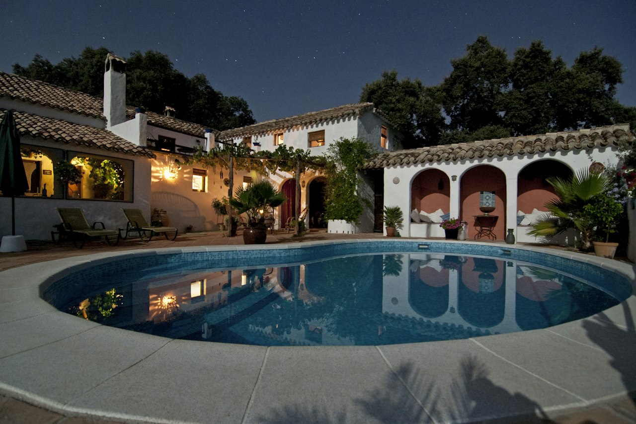Hotel / Resort for Rent 4